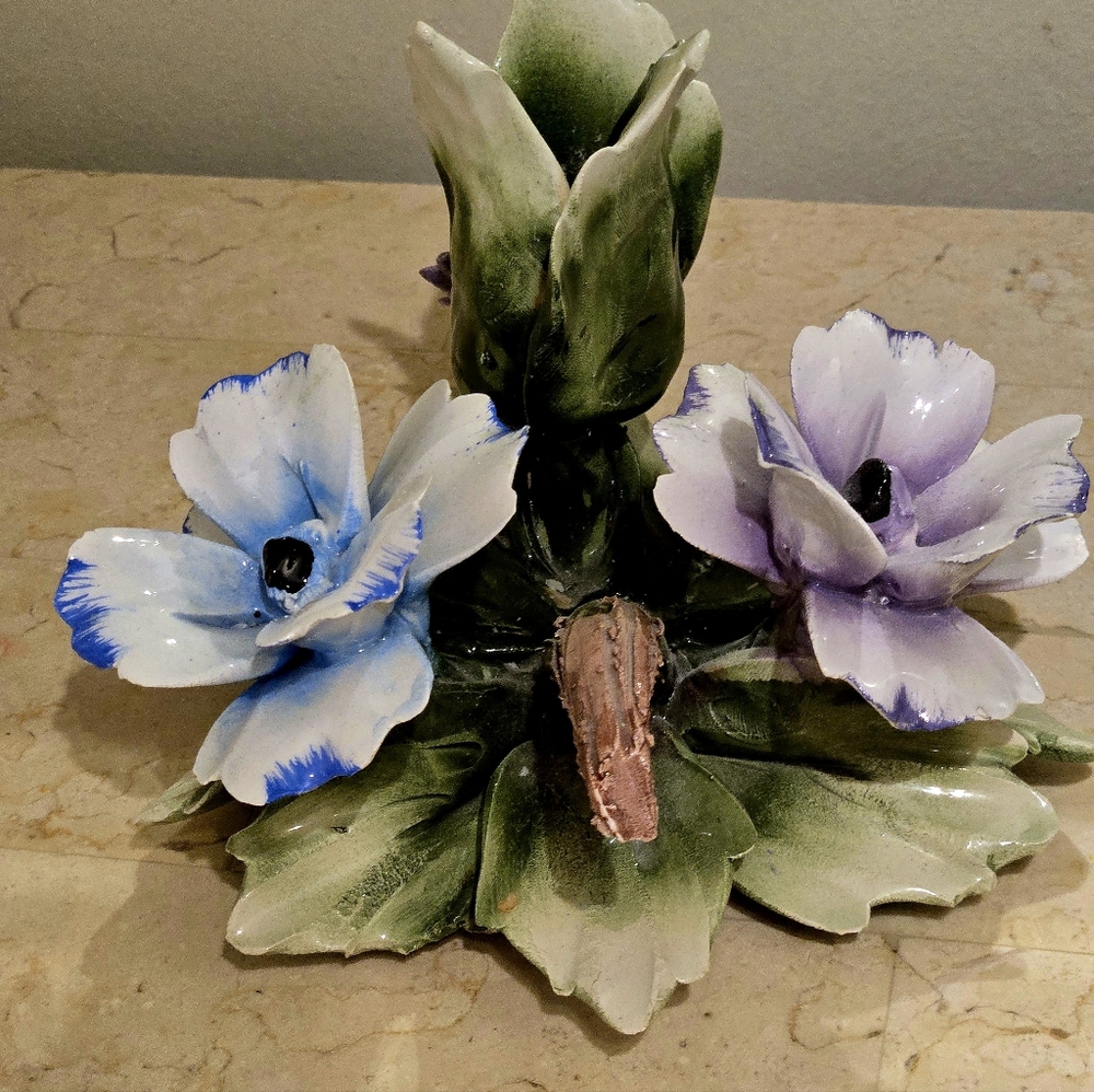 VINTAGE Capodimonte Italian Floral Porcelain Art DIImensions 7"W X 5.5"H